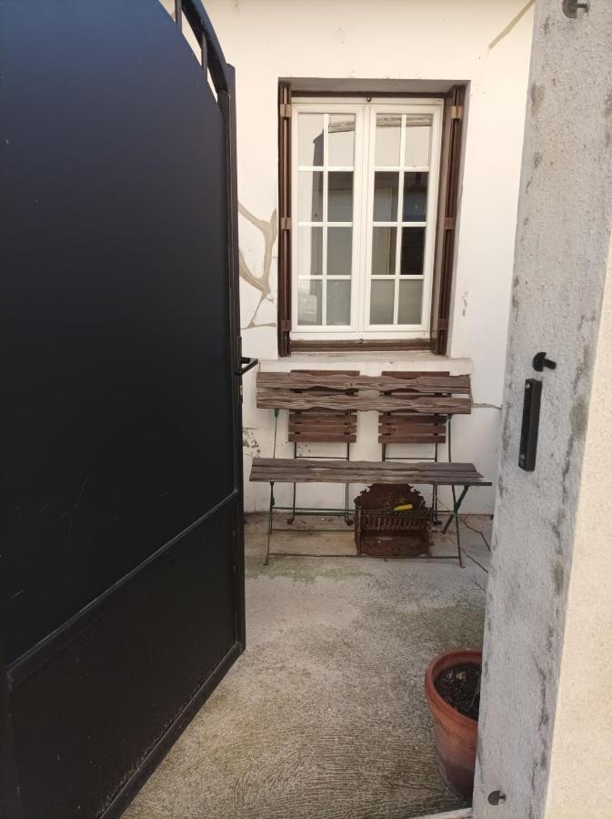 Отель Au Coeur De La Cite Des Bourbons Мулен Экстерьер фото